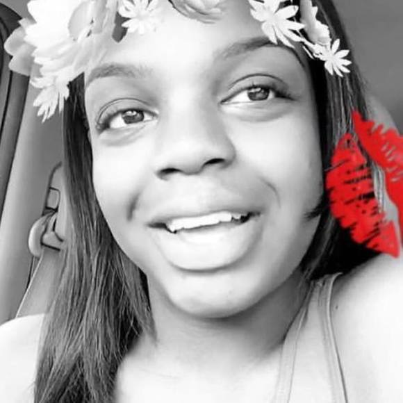 Meet your Posher, Gemia - Picture 1 of 1